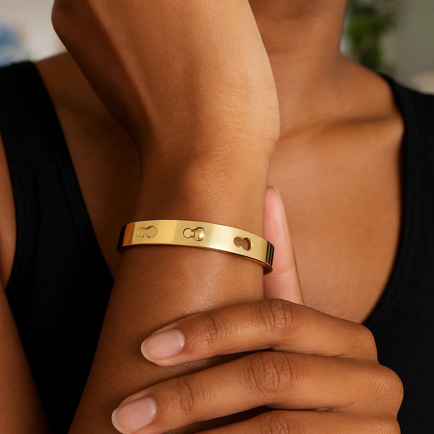 14k Yellow Gold High Polish Keyhole Clasp Bangle 6mm